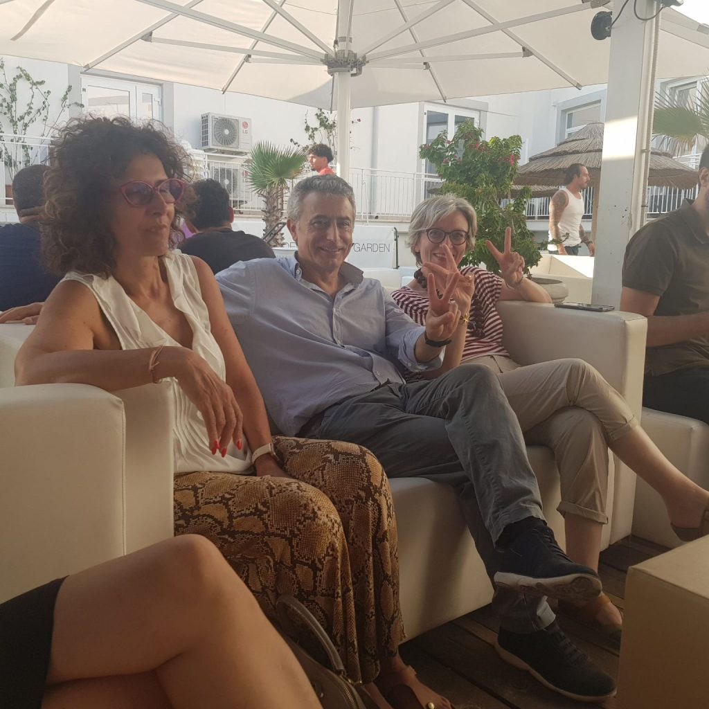 What’s better than an “aperitivo” on the beach to celebrate the start of the summer holidays?